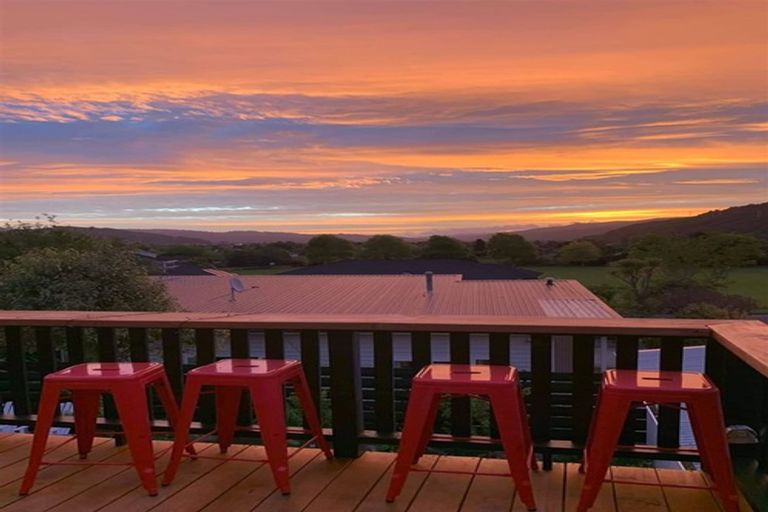 Photo of property in 33b Roband Crescent, Brown Owl, Upper Hutt, 5018