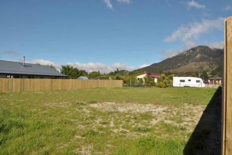 Photo of property in 19 Pennycook Place, Lake Hawea, Wanaka, 9382