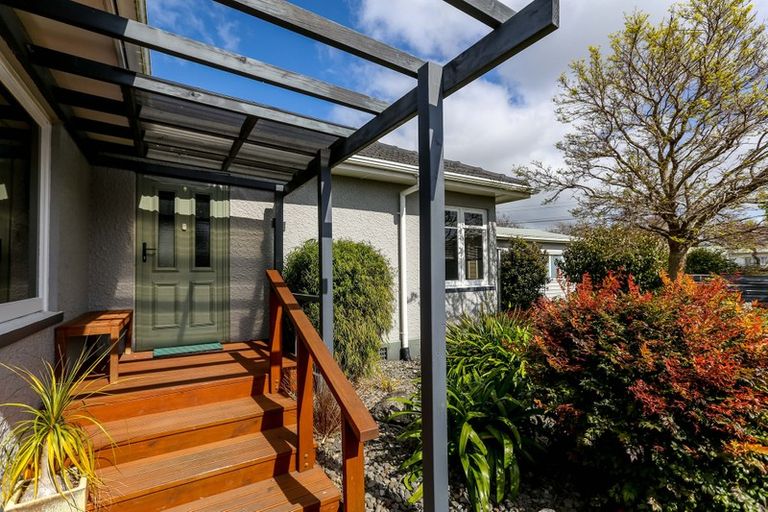 Photo of property in 153 Mangorei Road, Merrilands, New Plymouth, 4312