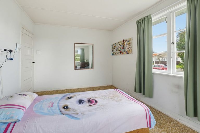 Photo of property in 3 Tyndall Street, Palmerston North, 4414