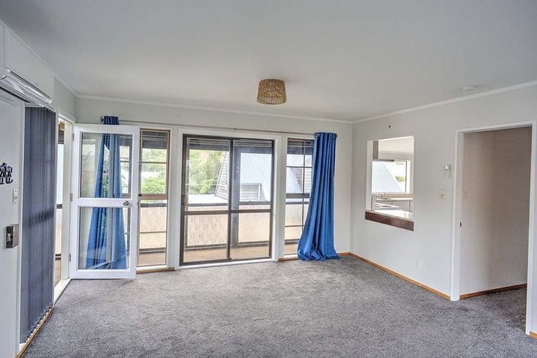 Photo of property in 4f Earp Street, Johnsonville, Wellington, 6037