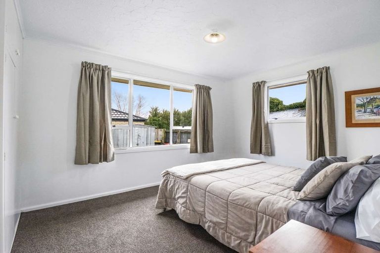 Photo of property in 402 Yaldhurst Road, Russley, Christchurch, 8042