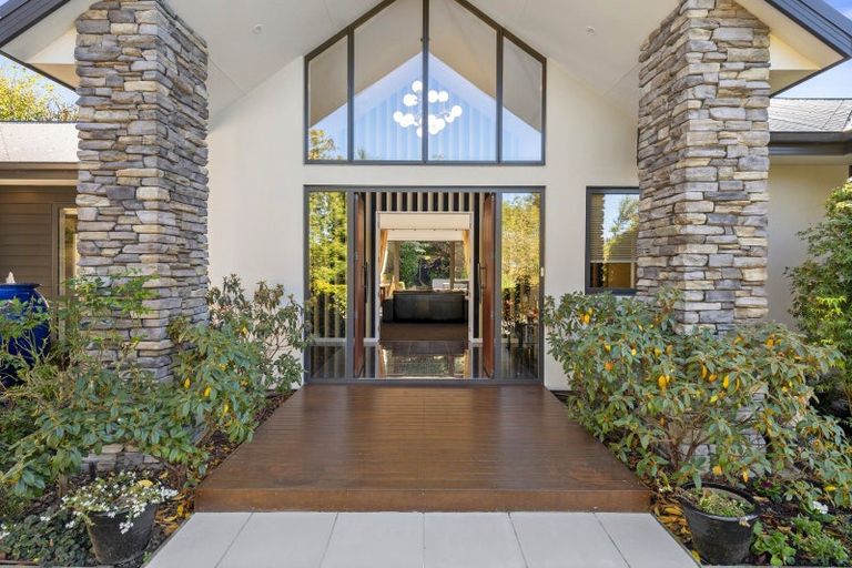 Photo of property in 10 Glen Bridge Lane, Harewood, Christchurch, 8051