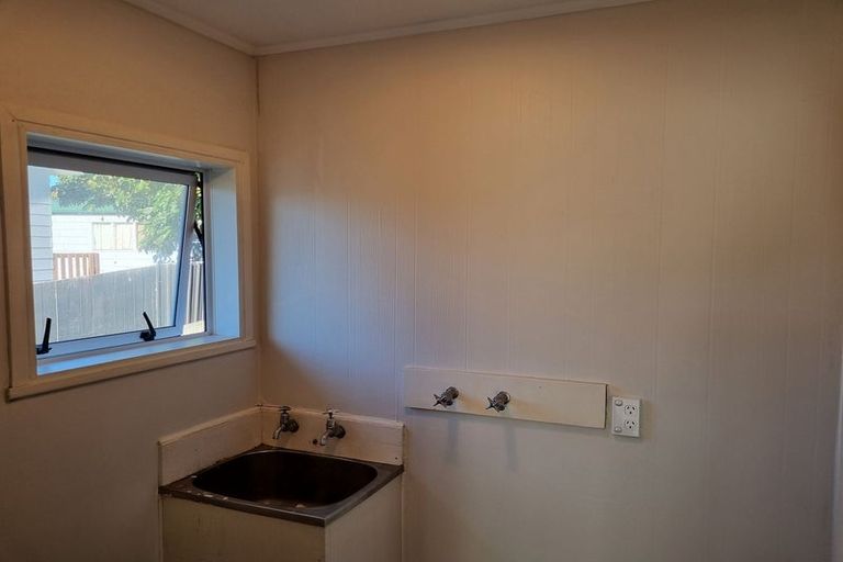 Photo of property in 24 Moncrieff Avenue, Clendon Park, Auckland, 2103