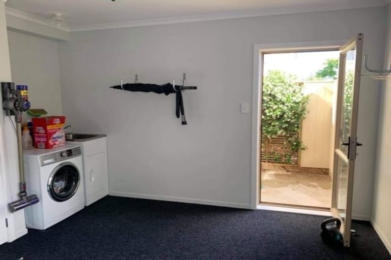 Photo of property in 2/52 Cook Street, Hamilton East, Hamilton, 3216