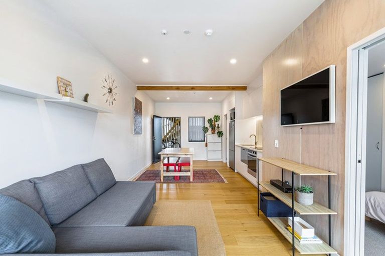 Photo of property in 6/167 Hobsonville Point Road, Hobsonville, Auckland, 0616