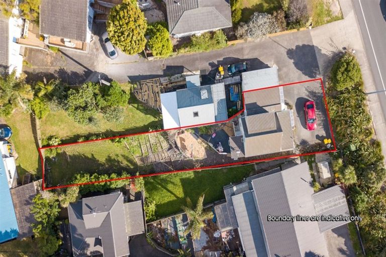 Photo of property in 1/597 Glenfield Road, Totara Vale, Auckland, 0629