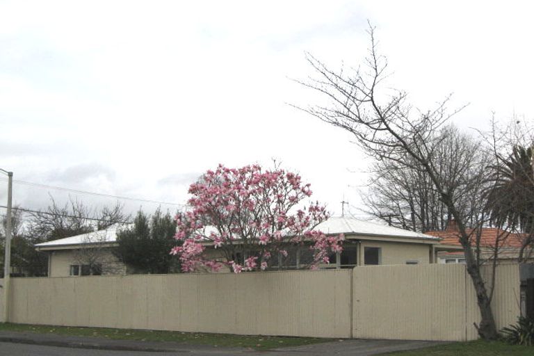 Photo of property in 204 Saint Leonards Avenue, Saint Leonards, Hastings, 4120