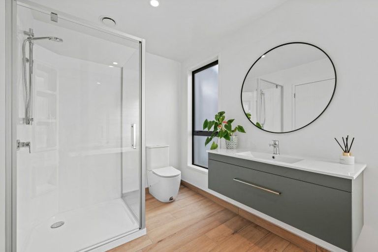 Photo of property in 42 Opouatu Avenue, Glenbrook, 2681