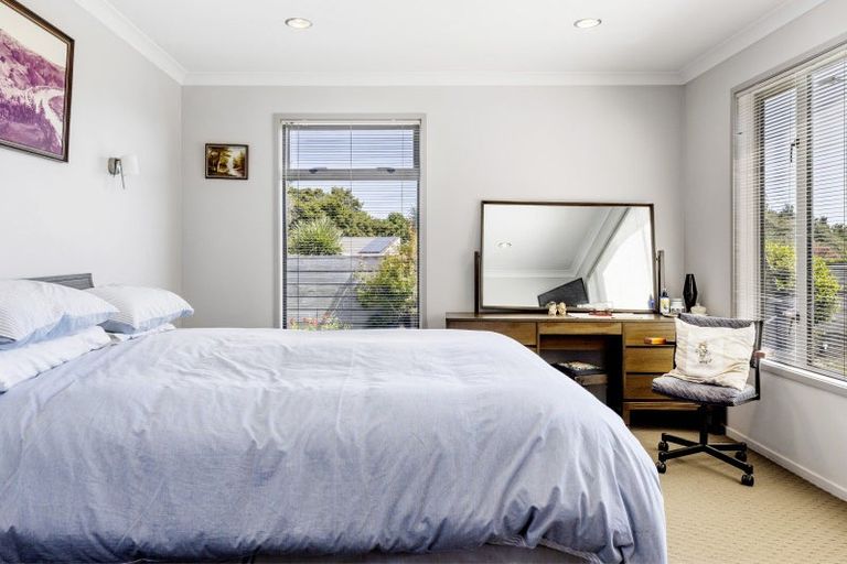 Photo of property in 2/30 Ingle Avenue, Waipahihi, Taupo, 3330