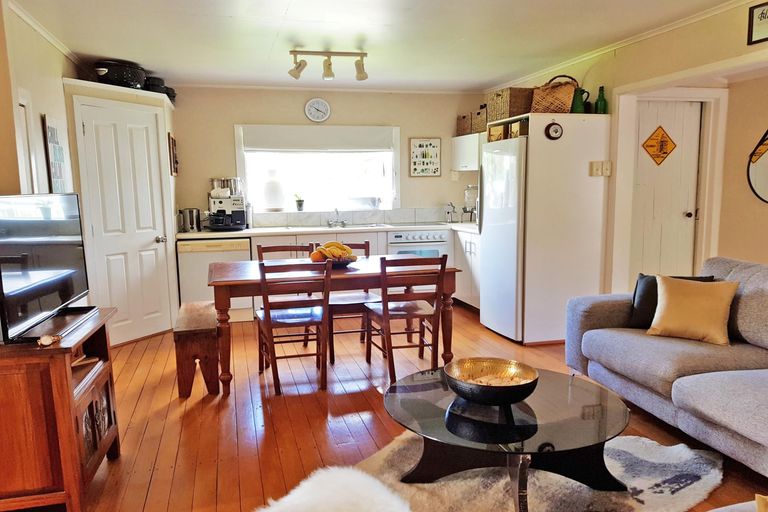 Photo of property in 133 Oakura Road, Oakura, Hikurangi, 0184