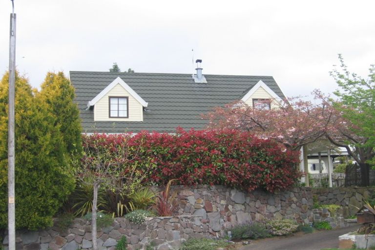 Photo of property in 9 Holland Grove, Richmond Heights, Taupo, 3330