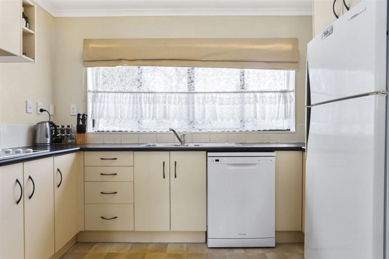 Photo of property in 26 Dunbarton Drive, Ranui, Auckland, 0612