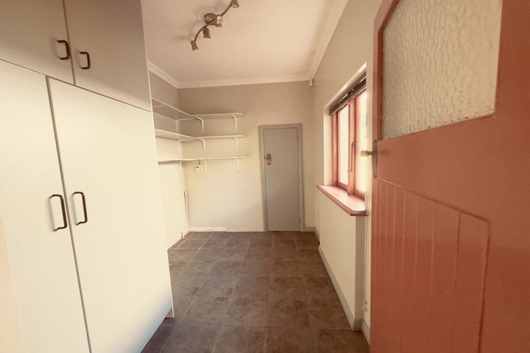 Photo of property in 52 Totara Crescent, Woburn, Lower Hutt, 5010