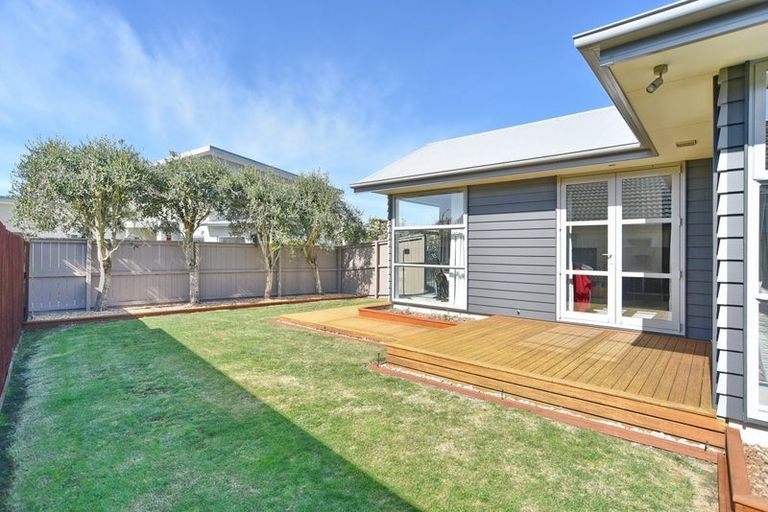 Photo of property in 14 Bancroft Place, Parklands, Christchurch, 8083