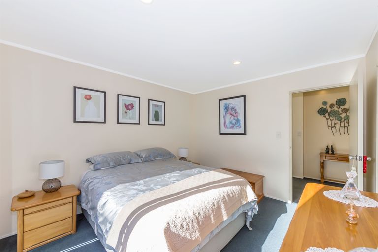 Photo of property in 83a William Bayes Place, Red Beach, 0932