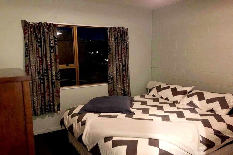 Photo of property in 18a Caesars Place, Churton Park, Wellington, 6037