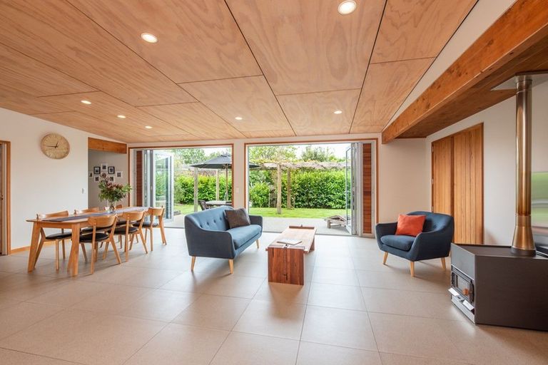 Photo of property in 29a Greenaway Road, Waikanae, 5036