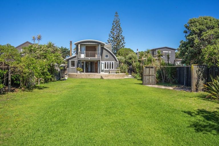 Photo of property in 13 Rodney Avenue, Te Horo Beach, Otaki, 5581