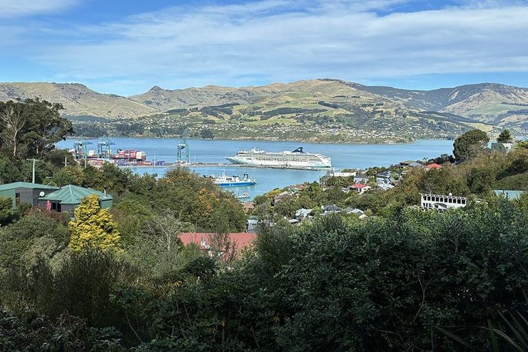 Photo of property in 57 Hawkhurst Road, Lyttelton, 8082
