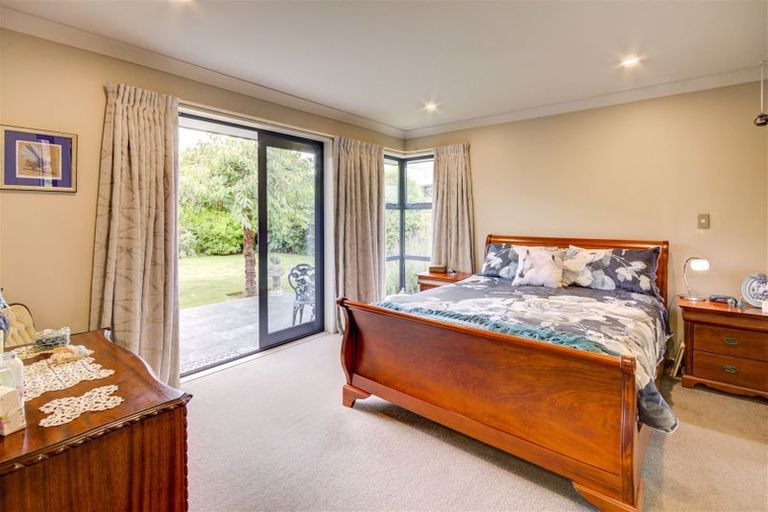 Photo of property in 8 Chesterfield Place, Rangiora, 7400