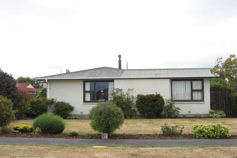 Photo of property in 130 Inwoods Close, Parklands, Christchurch, 8083
