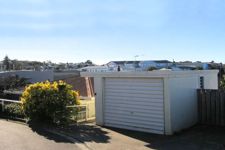 Photo of property in 14 Sealy Road, Bluff Hill, Napier, 4110