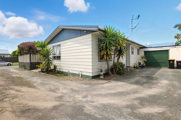 Photo of property in 1/1216 Papamoa Beach Road, Papamoa Beach, Papamoa, 3118