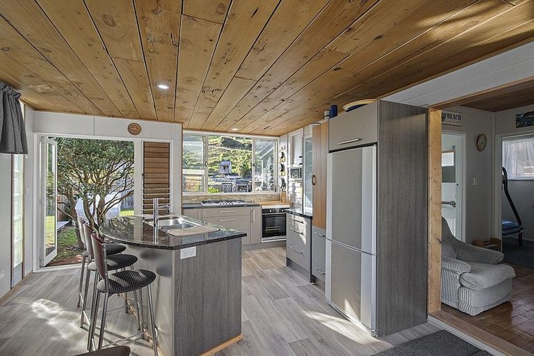 Photo of property in 151 Maunsell Road, Port Waikato, Tuakau, 2695