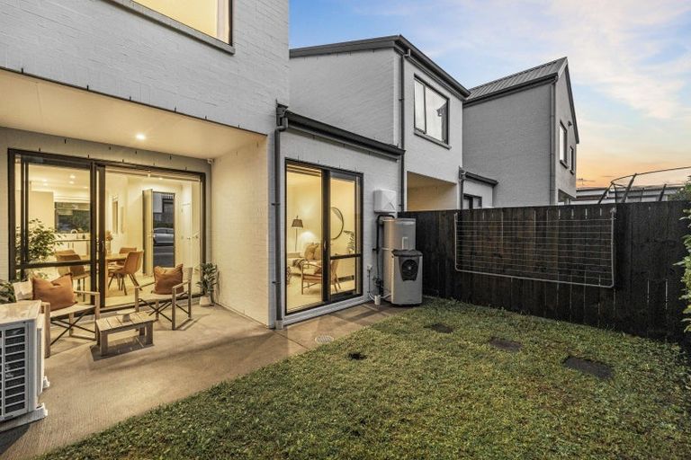Photo of property in 16 Frank Gill Road, Hobsonville, Auckland, 0616