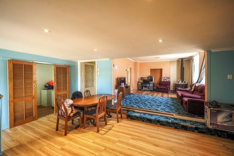 Photo of property in 102 Bannister Street, Masterton, 5810