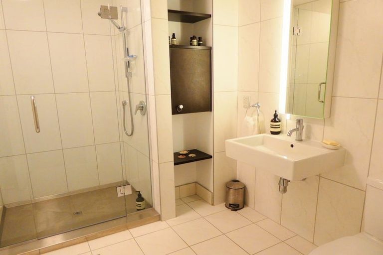 Photo of property in Montreaux Apartments, 8b/164 The Terrace, Wellington Central, Wellington, 6011