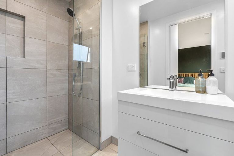 Photo of property in 20 Mount Nicholas Avenue, Wanaka, 9305