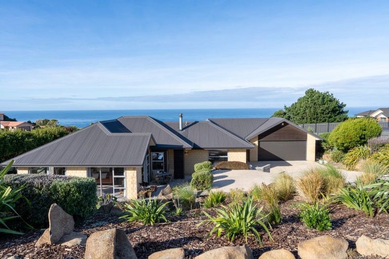 Photo of property in 37 Highgrove, Saint Clair, Dunedin, 9012