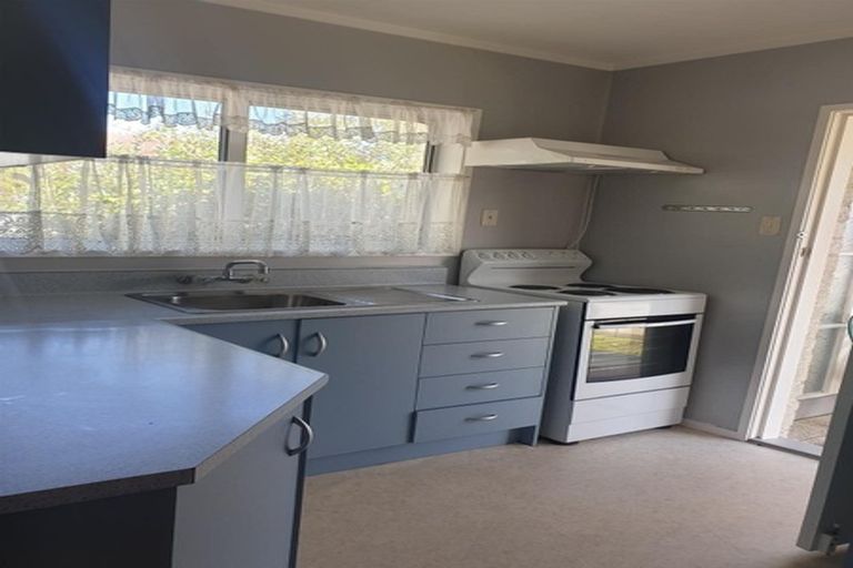 Photo of property in 1/12 Tanoa Place, Glendene, Auckland, 0602