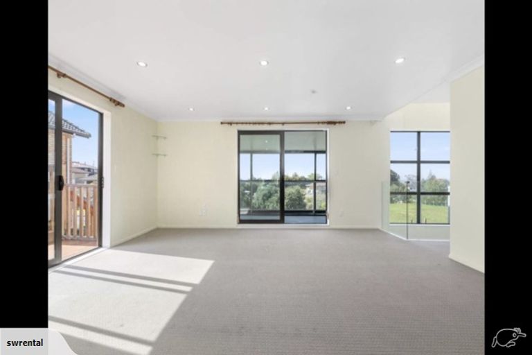 Photo of property in 13 Bangla Place, Massey, Auckland, 0614