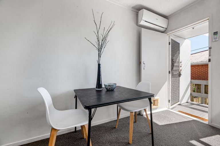 Photo of property in 2/219 Swanson Road, Henderson, Auckland, 0610