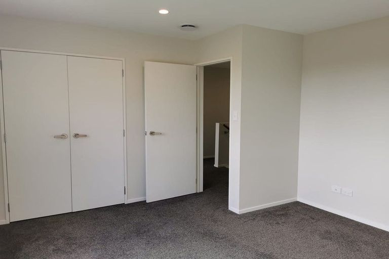 Photo of property in 9 Aeronautic Road, Takanini, 2112