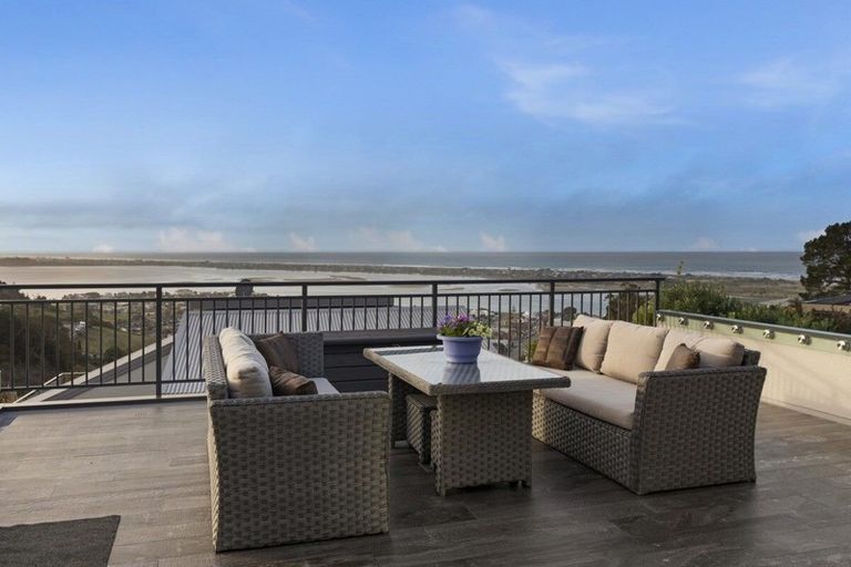 Photo of property in 15 Mandalay Lane, Redcliffs, Christchurch, 8081