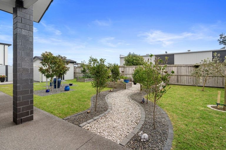 Photo of property in 3 Oceania Sands Way, Papamoa Beach, Papamoa, 3118