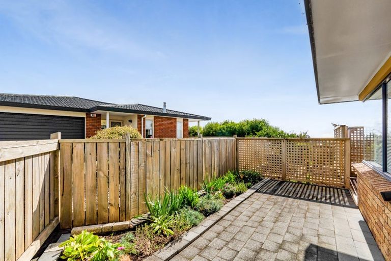 Photo of property in 20 Kellyville Heights, Merrilands, New Plymouth, 4312