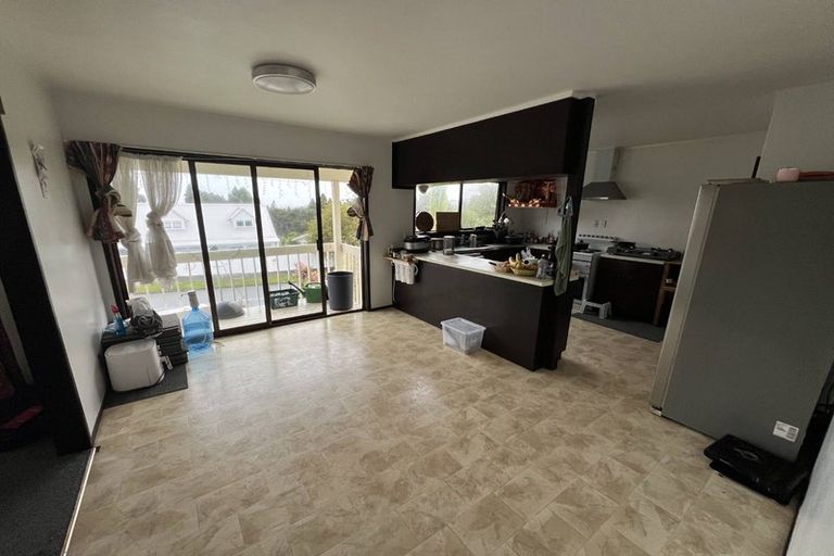 Photo of property in 69 Chelsea View Drive, Chatswood, Auckland, 0626