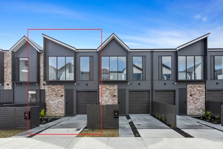 Photo of property in 84 Symes Drive, Red Beach, 0932