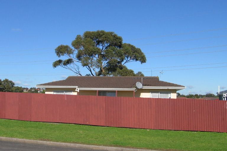 Photo of property in 13 Caserta Place, Clover Park, Auckland, 2023
