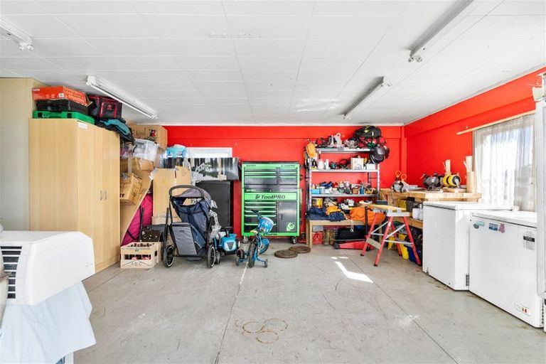 Photo of property in 36 Cascades Road, Pakuranga Heights, Auckland, 2010