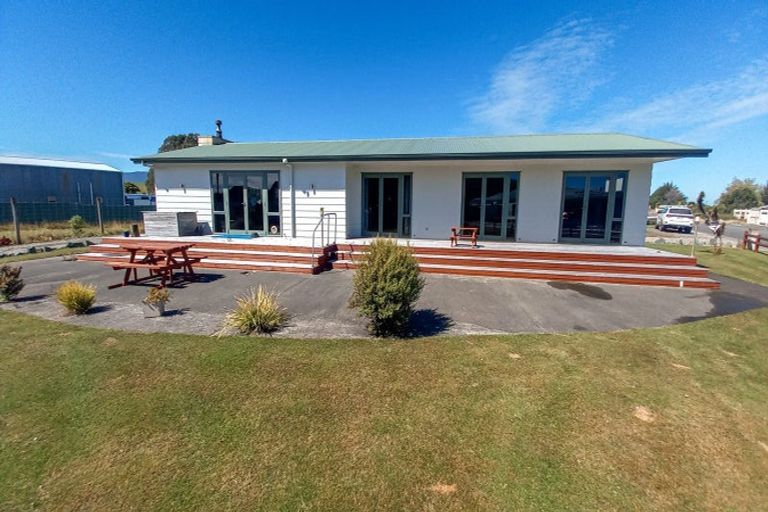 Photo of property in 5 Mcfeely Street, Tuatapere, 9620