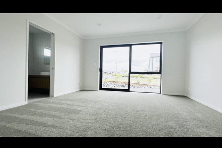 Photo of property in 38 Kotuitui Drive, Wainui, Silverdale, 0992