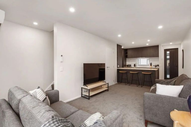 Photo of property in 2/329 Lincoln Road, Addington, Christchurch, 8024