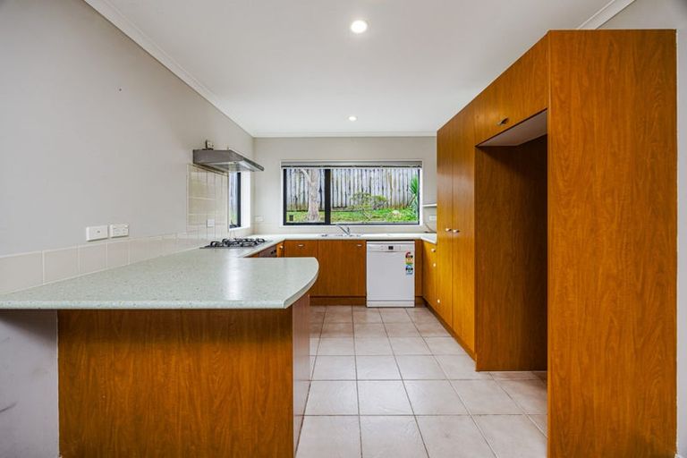Photo of property in 31d Chieftain Rise, Goodwood Heights, Auckland, 2105