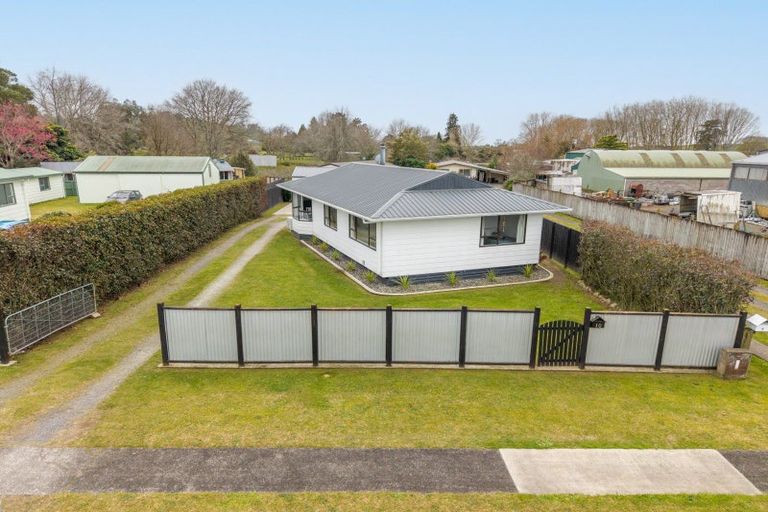 Photo of property in 10 Frances Street, Tirau, 3410